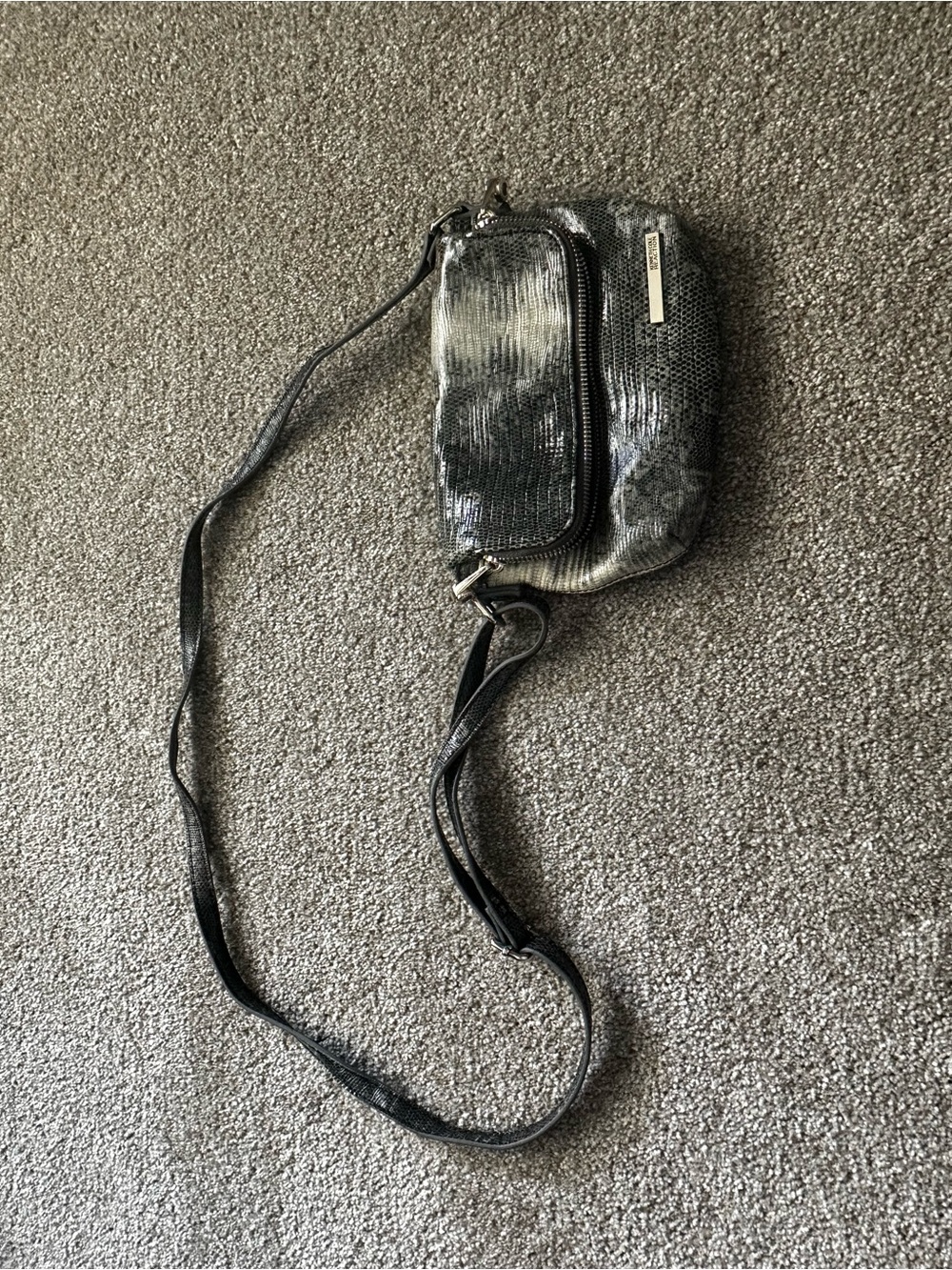 Kenneth Cole Reaction Crossbody Purse